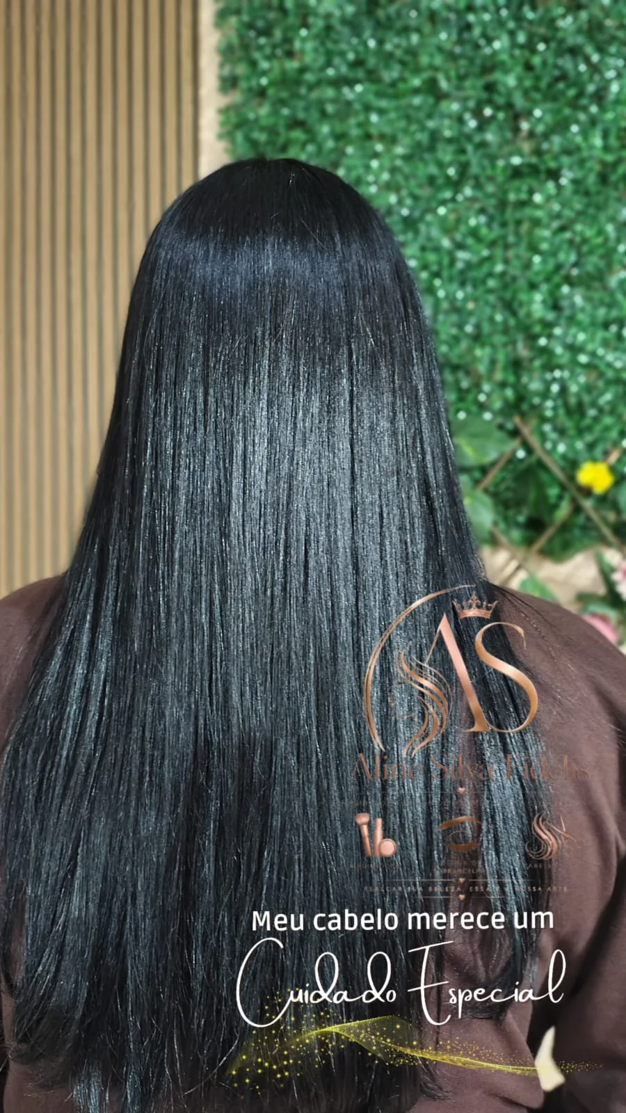 Resultado de cuidado capilar com cabelo longo e alinhado