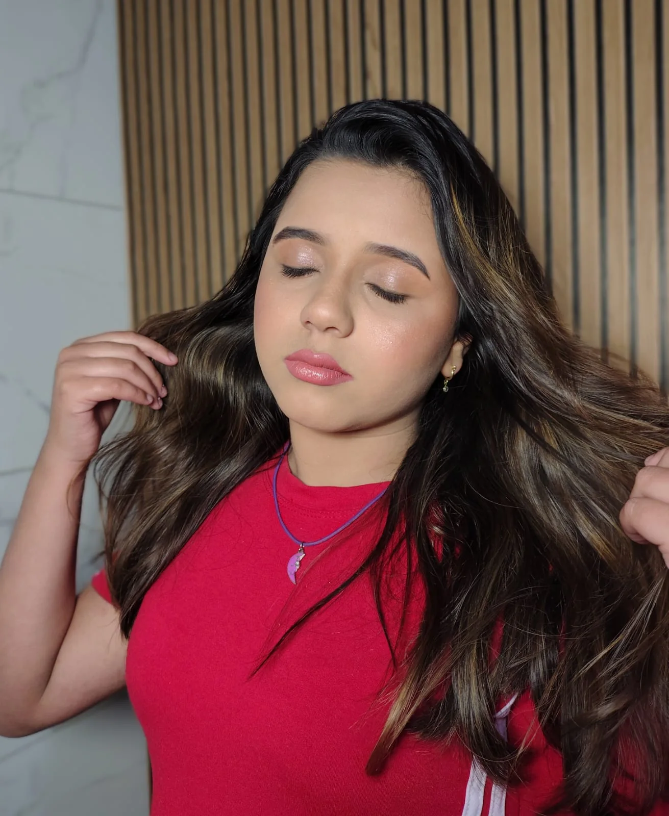 Produção de maquiagem e cabelo em cliente do Studio Beleza Real